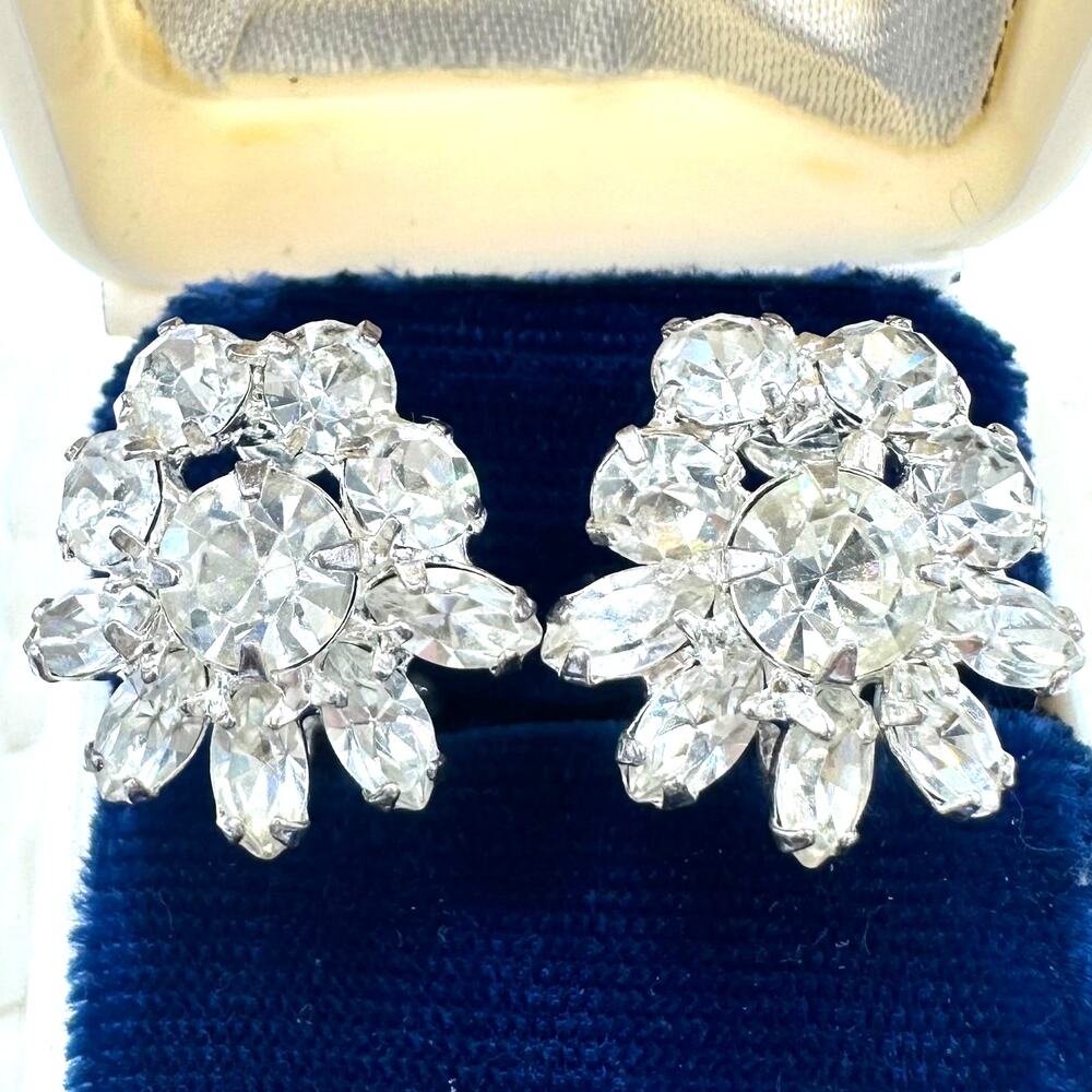 Vintage silver tone rhodium clear glass rhinestones cluster clip on earrings
